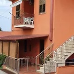 Residenza Laura Ferienhaus *