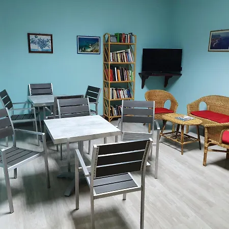 Laura * Capo Vaticano